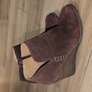 Lucky Brand raisin suede ankle boots 7M